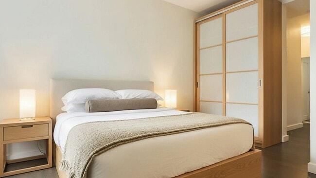 Building Photo - 144 1st St Unit 11S