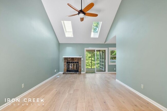 Photo - 8 Briar Knoll Ct