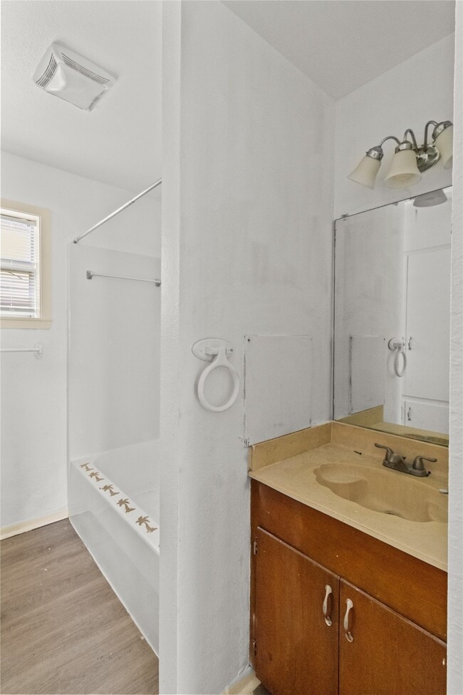 Photo - 1521 Avenue O