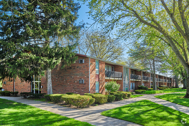 Building Photo - Garden Arms of Westgate Rental