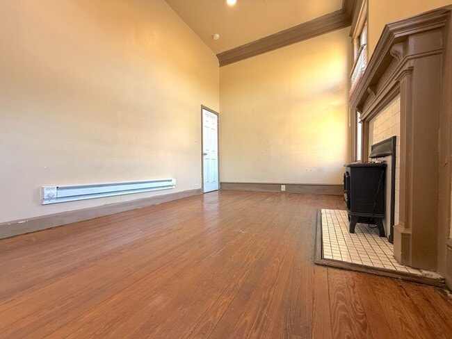 Photo - 420 College St Unidad B