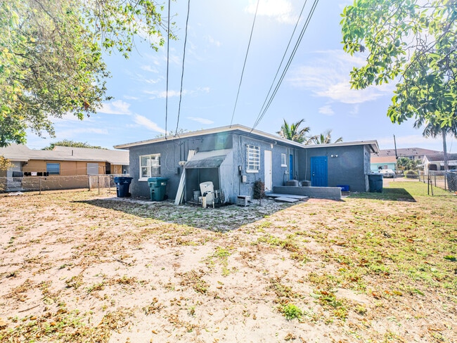 Photo - 112 W 34th St Unit 1