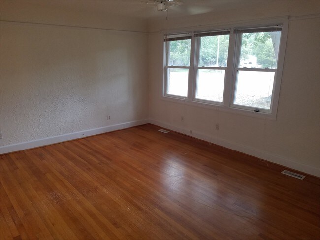 Photo - 1232 Ormer Rd