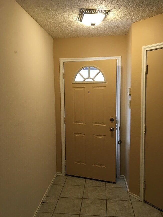 Photo - 8003 Chestnut Manor Dr