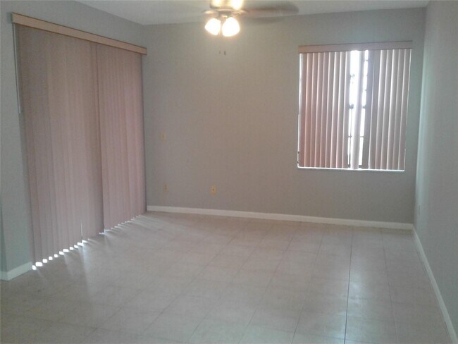 Photo - 11969 NW 11th St Unidad 11916