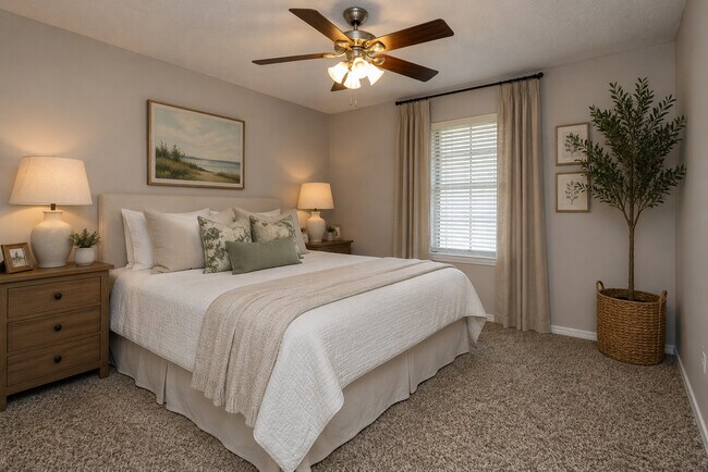 1 Bed 1 Bath 625 Sq Ft - Long Beach Square
