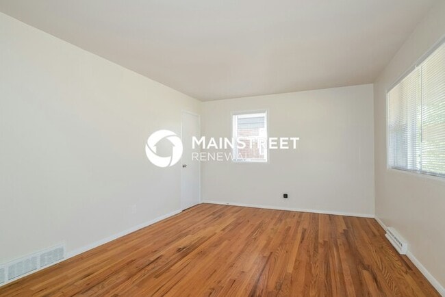 Photo - 3 Bedroom Pet-Friendly Home in St. Louis, MO with Main Street Renewal