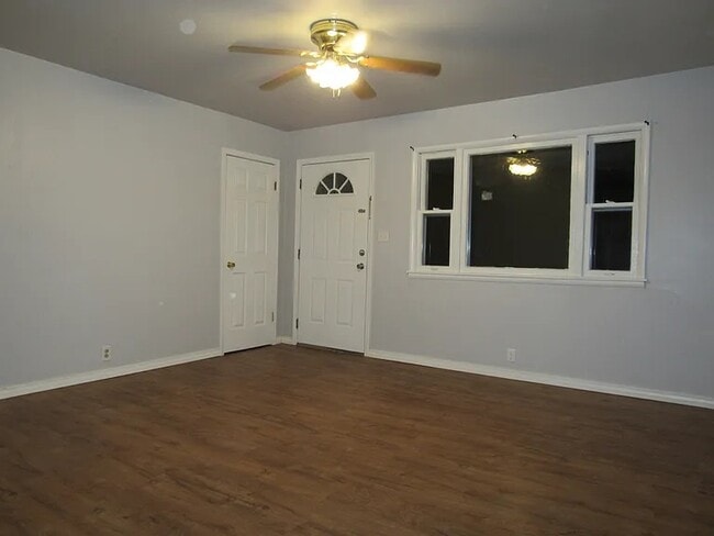 Building Photo - 1813 W 21st St