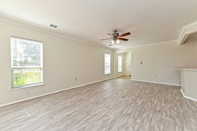 Photo - 111 Nassau Cir