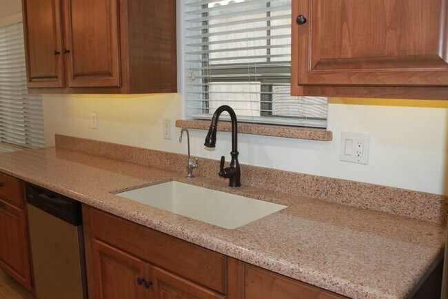 Photo - Adorable 3 Bedroom in Pecan Creek South