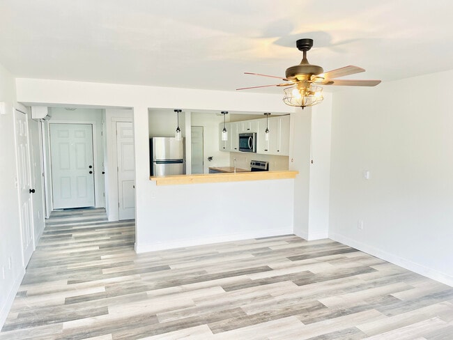 Building Photo - Valley View Estates A Unit 1