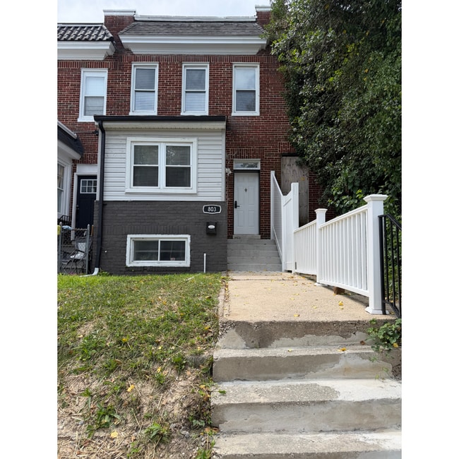 Building Photo - 803 Cator Ave Unit 2A AVAILABLE W/BATH $850 2A