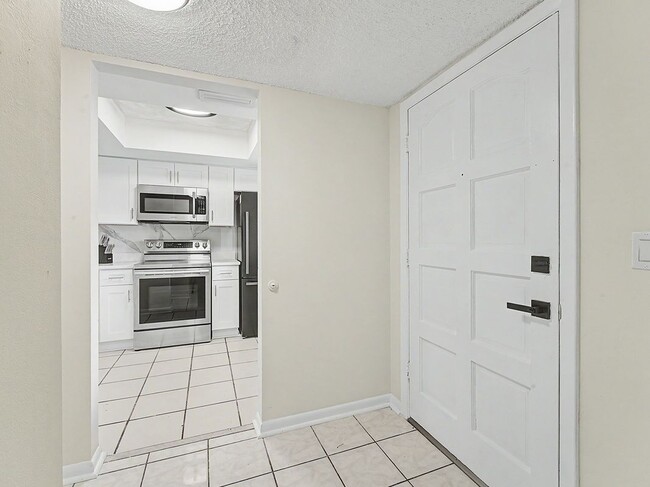 Photo - 6314 Newtown Cir Unit 14A2