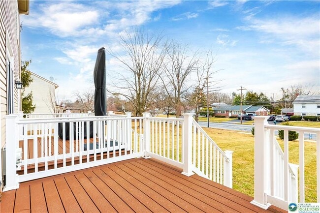 Photo - 1674 Best Pl