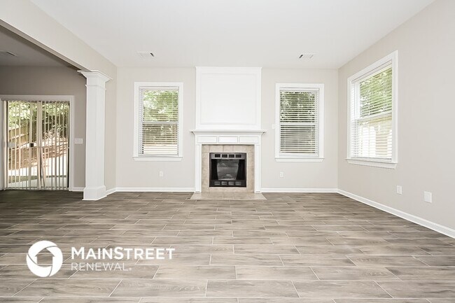 Photo - 2705 Sandalwood Cir