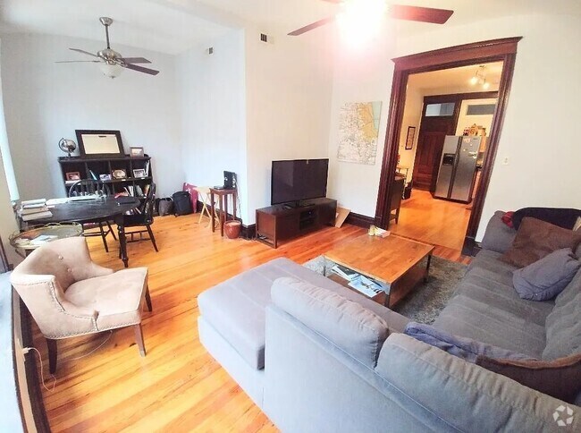 Building Photo - 1011 N Washtenaw Ave Unit 3N Rental