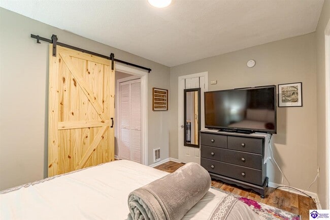 Photo - 203 Rogersville Rd