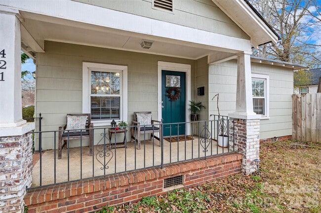 Photo - 421 Annafrel St