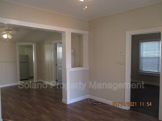 Photo - 721 Broadway St