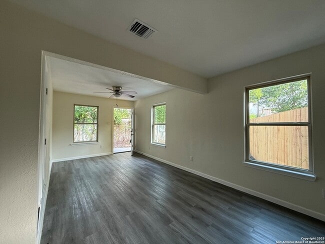 Photo - 1927 W Mayfield Blvd