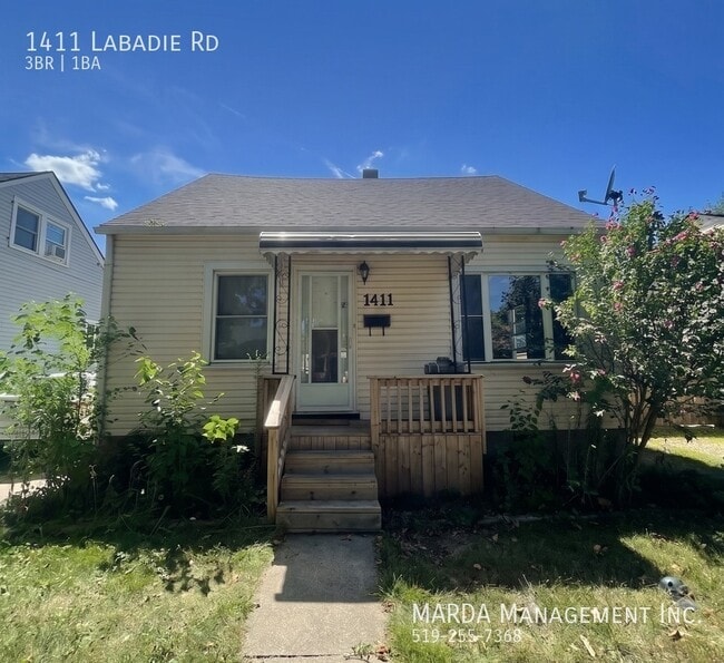 Building Photo - CHARMING 3 BED/1 BATH HOUSE IN EAST WINDSOR + UTILITIES