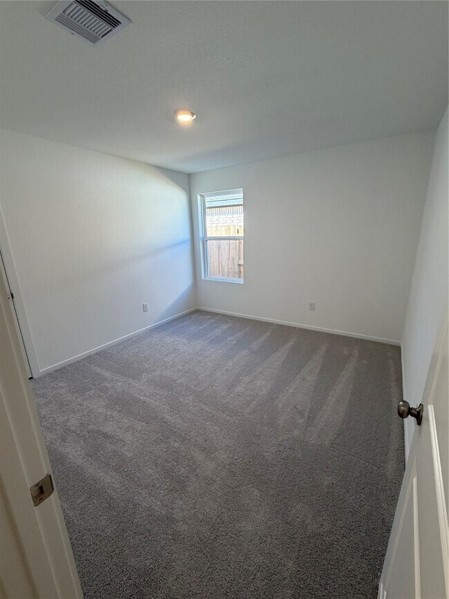 Photo - 6327 Linden Leaf Dr