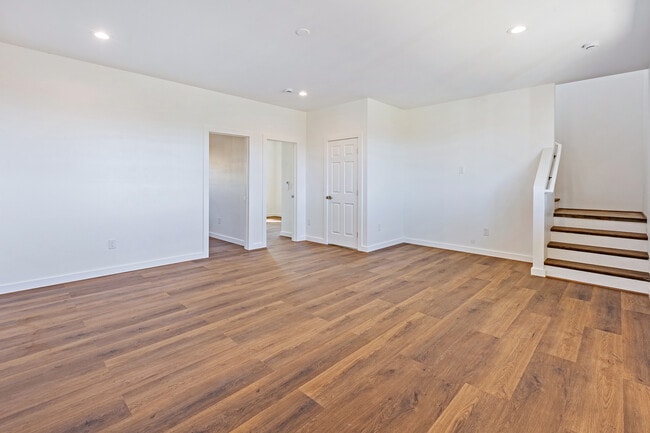 Sala de estar en la planta baja - 536 Lahainaluna Rd