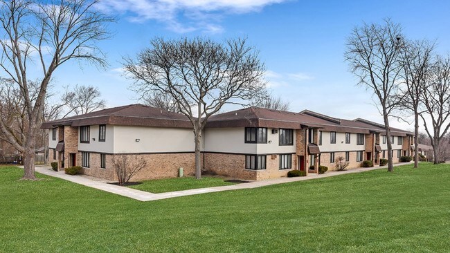 The Clarendon Apartment Homes For Rent in Clarendon Hills