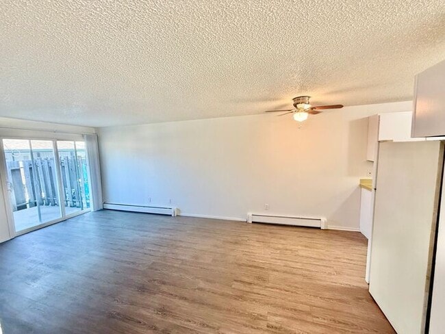 Photo - 6 month lease special $200 monthly discoun...