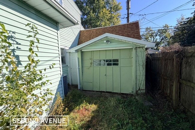 Photo - 208 S Thomas Ave