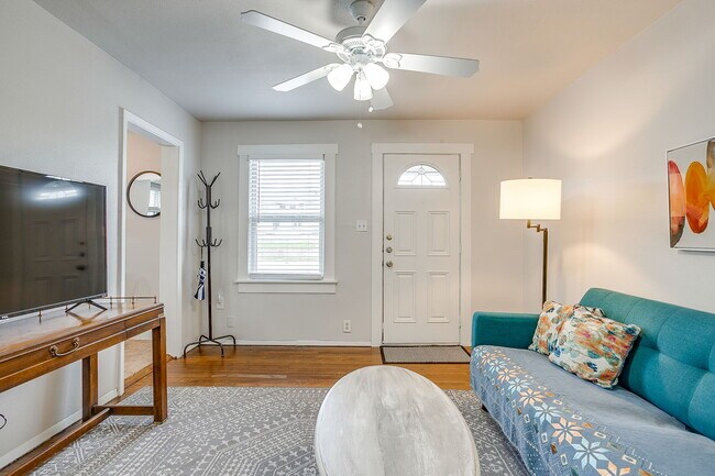 1600 Belle Pl