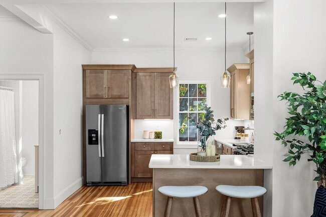 Photo - 508 Charles St