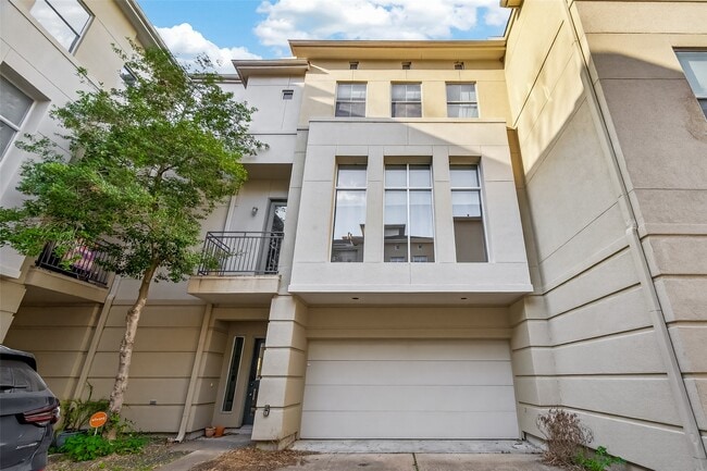 Building Photo - 1112 Columbus St Unit B