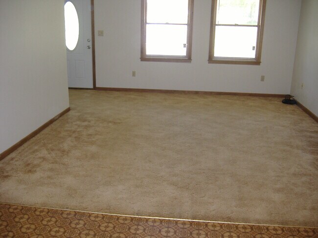 Photo - 619 Johns Creek Rd