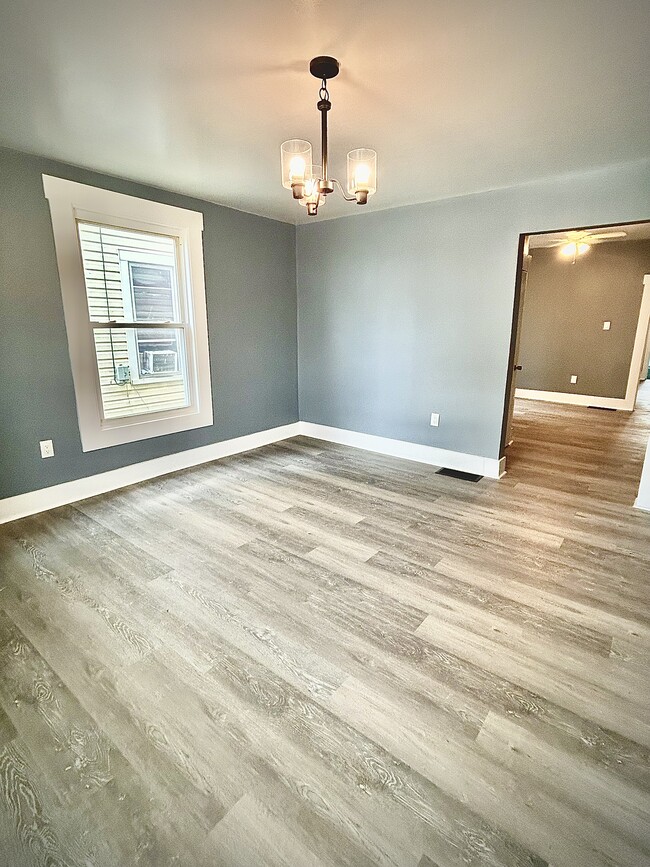 Building Photo - 309 N 1st St Rental