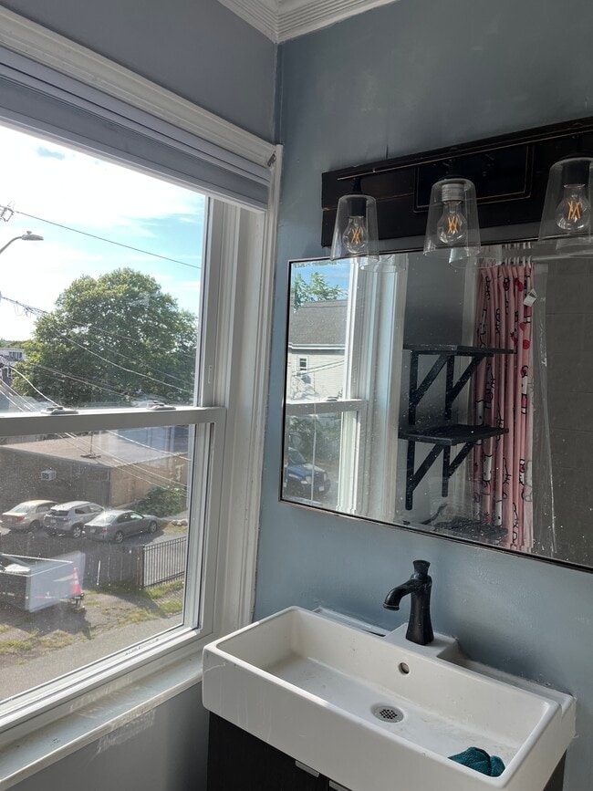 16 Baker Ave