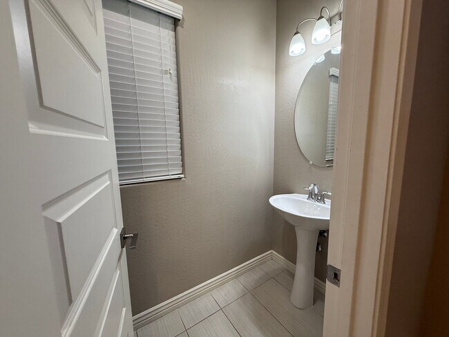 Photo - Desert Ridge 4-Bedroom with Pool in Gated ...