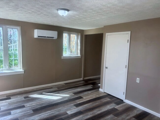 Photo - 2785 Tyn Rhos Rd