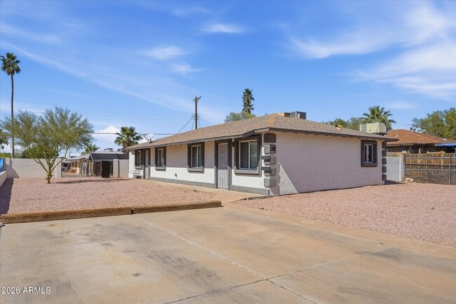 Photo - 1202 N 49th Pl