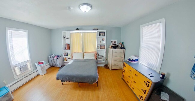 Building Photo - 731 Humboldt St Unit #2