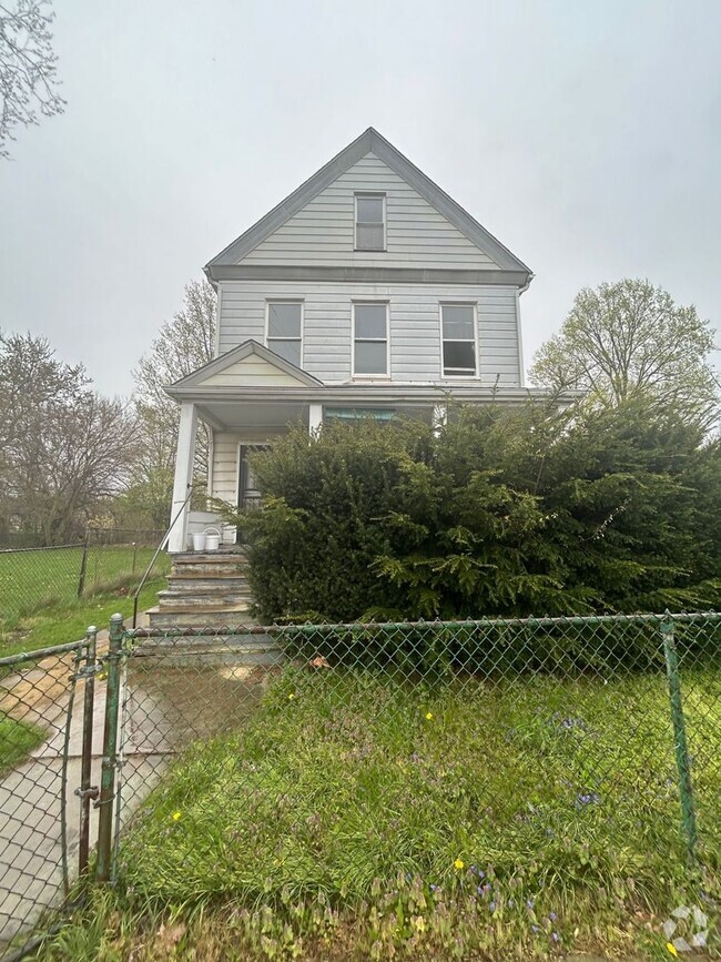 Building Photo - 985 E 74th St Unit UP Rental