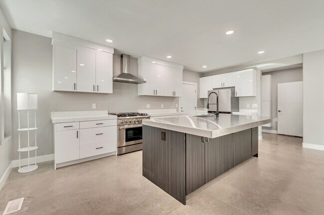 Photo - 7033 S 300 E