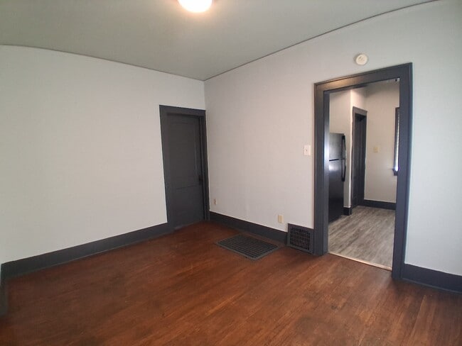 Photo - 9 State St N