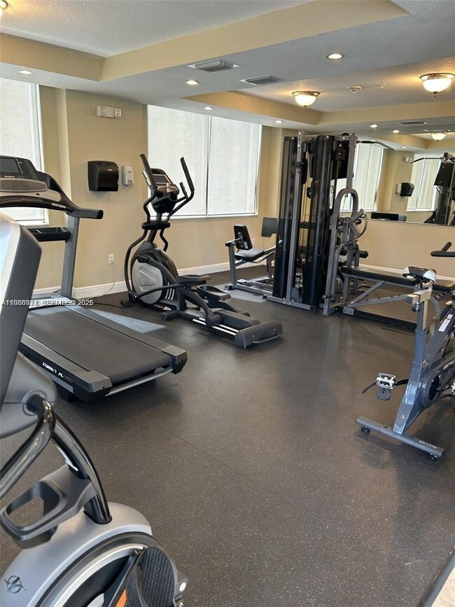 Photo - 3590 Coral Wy Unidad 704