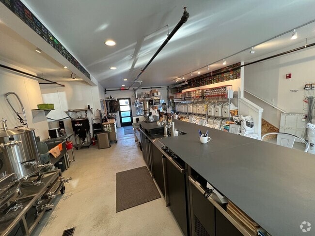 Building Photo - 18 Caboose Ct Unit F, Commercial Space Only Rental