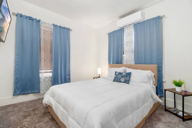 Photo - 728 Johnson Ave