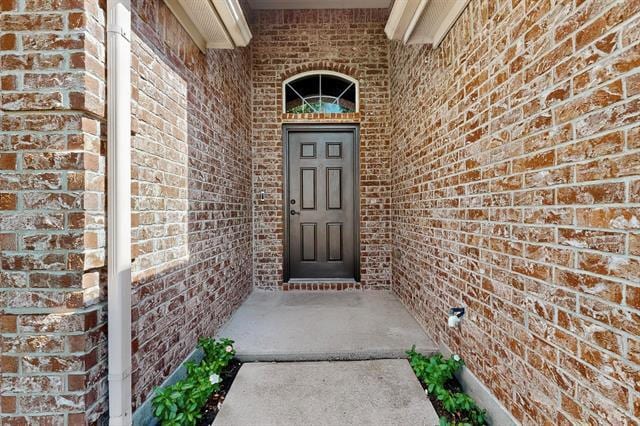 Photo - 337 Royal Oak Dr