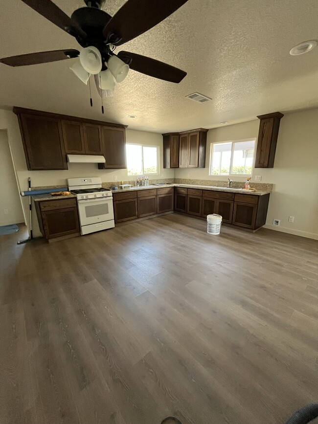 Photo - 26512 Avenue 8