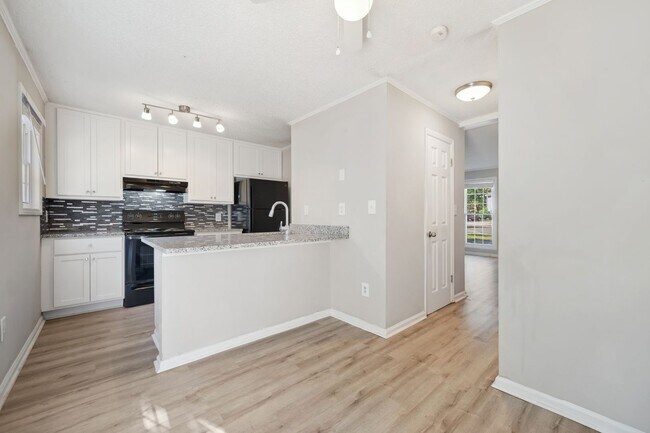 Photo - 16 Hayti Ln