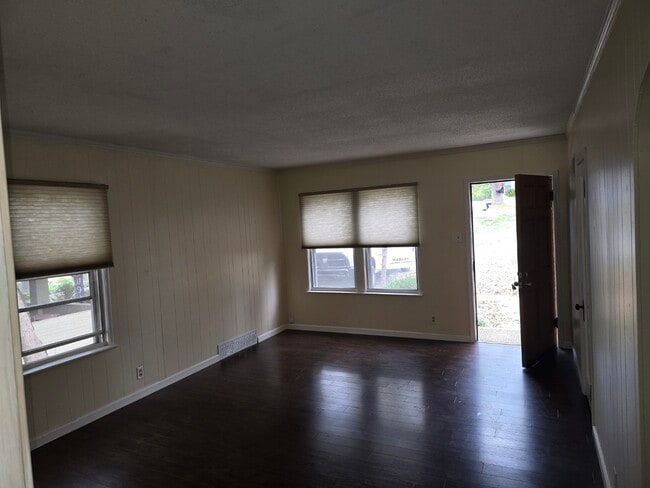 Building Photo - 608 McKinley Ave